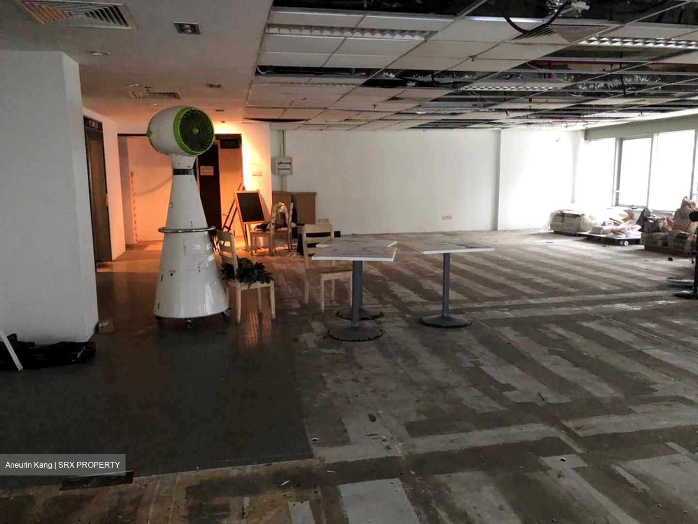 100 Am (D2), Office #588152401